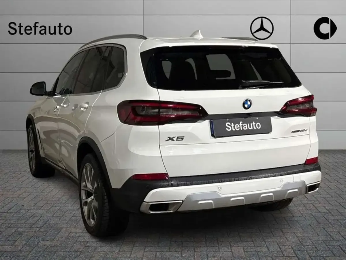 Usata BMW X5 231 CV (169 kW) 2023 Bianco SUV