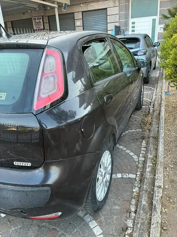Usado Fiat Punto 75 CV (55 kW) 2010 Utilitario