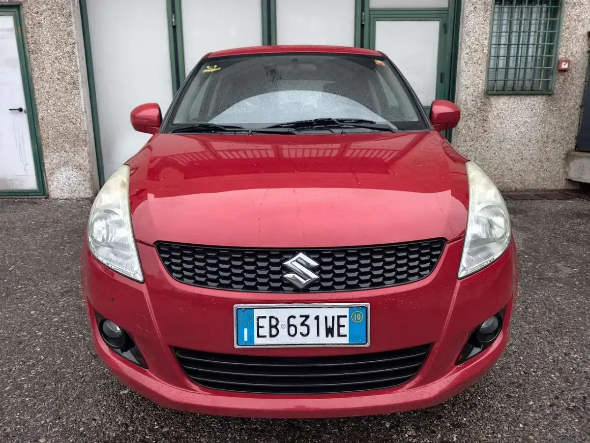 Gebraucht Suzuki Swift 94 PS (69 kW) 2010 Rot Kleinwagen