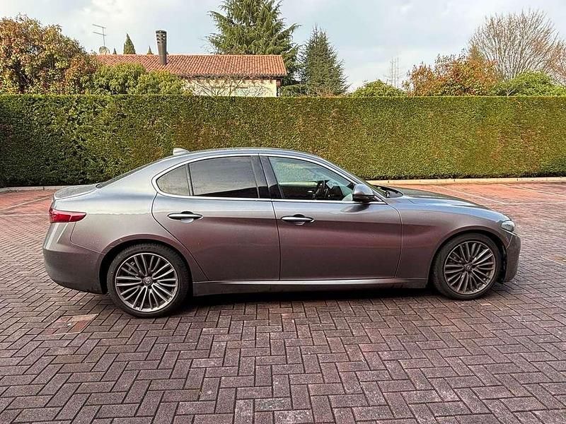 Usata Alfa Romeo Giulia 179 CV (131 kW) 2016 Berlina