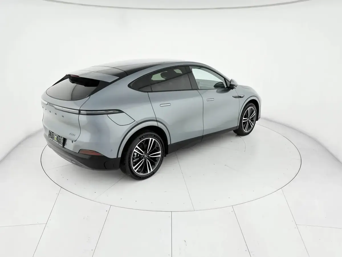 Nuova XPENG G6 185 kW (252 CV) 2026 Graphite grey SUV
