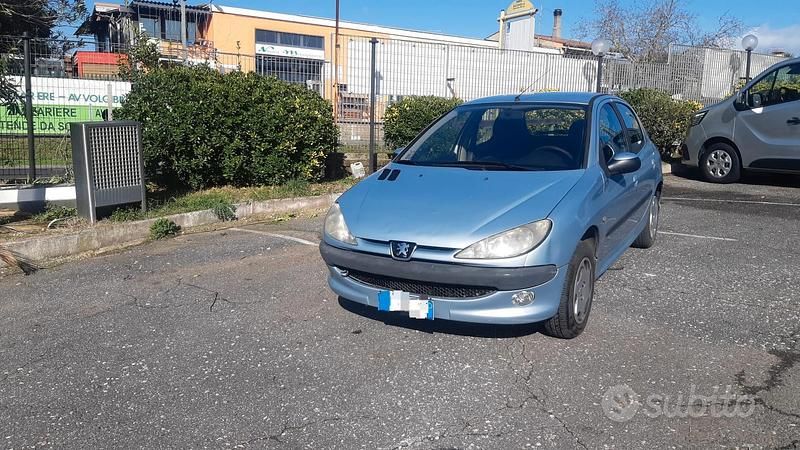 Usata Peugeot 206 75 CV (55 kW) 2003 Grigio Berlina