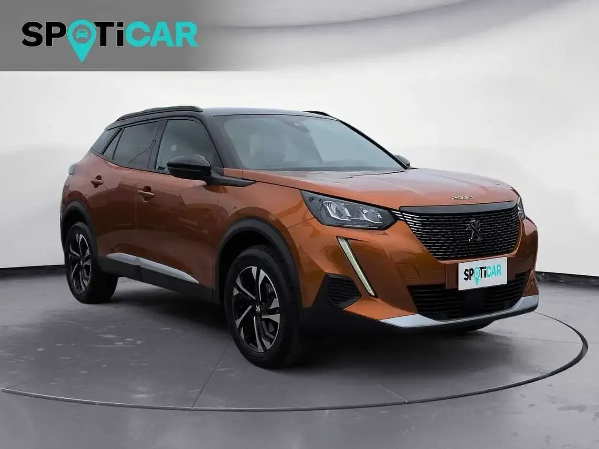 Usata Peugeot 2008 Allure 131 CV (96 kW) 2023 Arancione SUV