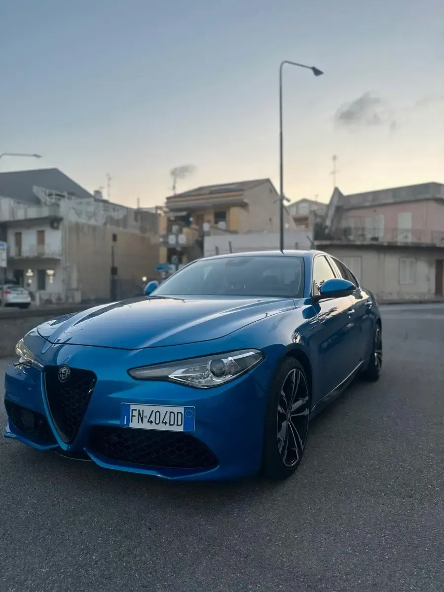 Usata Alfa Romeo Giulia Veloce 210 CV (154 kW) 2018 Blu Berlina