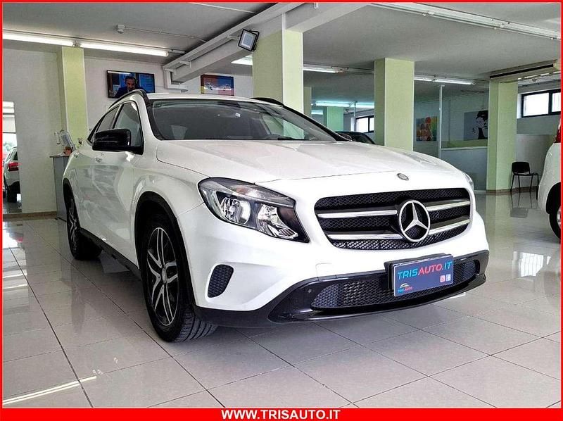 Bianco(met.) Usata 2016 Mercedes GLA200 SUV | 14.500 € (Buon prezzo) - Immagine 1/4