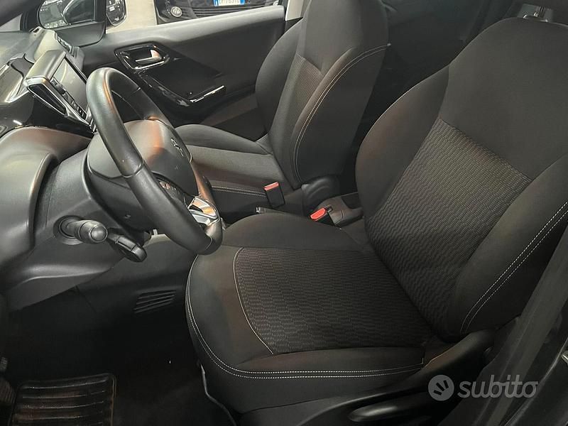 Usata Peugeot 208 75 CV (55 kW) 2017 Grigio Utilitaria