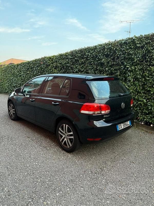 Nero Usata 2009 VW Golf VI Due volumi | 5500 € (Buon prezzo) - Immagine 1/4
