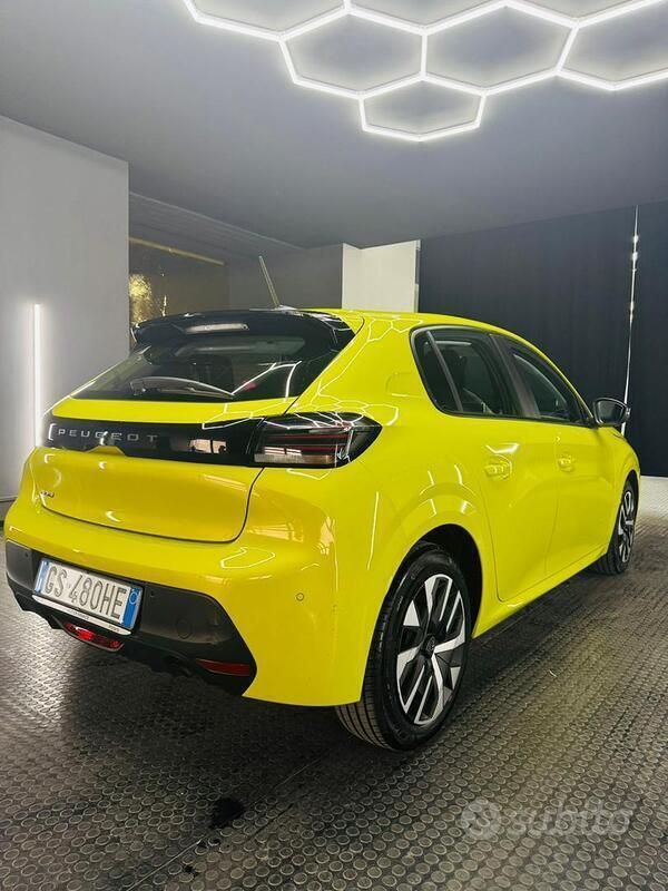 Usata Peugeot 208 75 CV (55 kW) 2024 Giallo Utilitaria