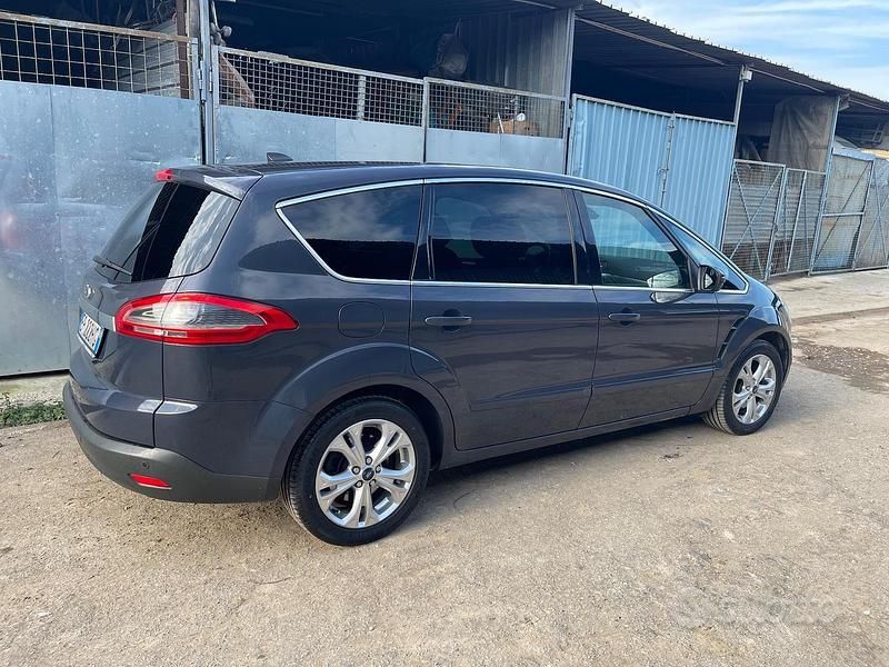 Usata Ford S-MAX Titanium 163 CV (119 kW) 2012 Grigio Monovolume