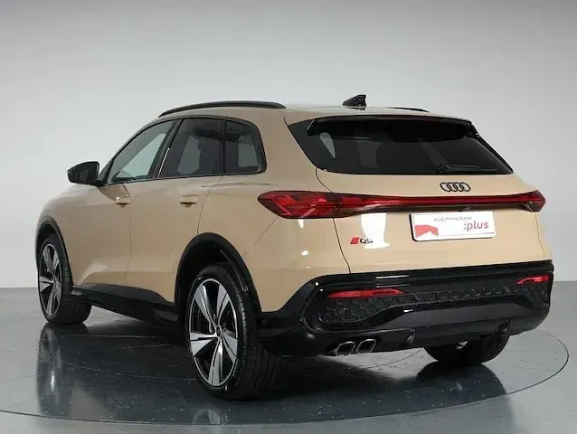 Usata Audi Q5 Edition .1 204 CV (150 kW) 2025 Oro sakhir metallizzato SUV