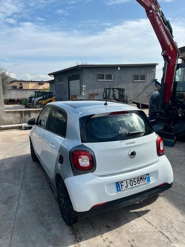Usata Smart ForFour Passion 71 CV (52 kW) 2017 Bianco Utilitaria