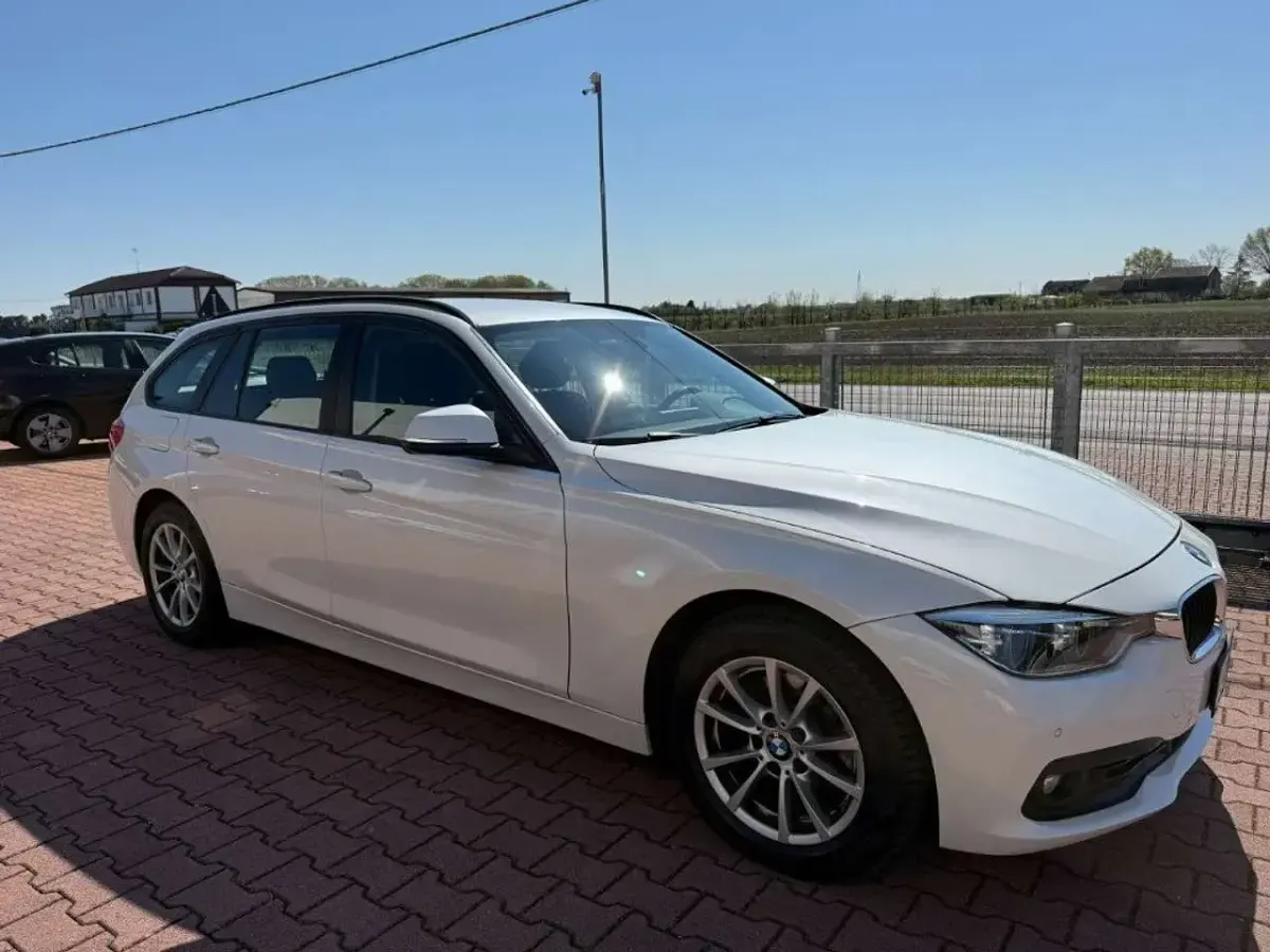Usata BMW 318 150 CV (110 kW) 2018 Bianco Station wagon
