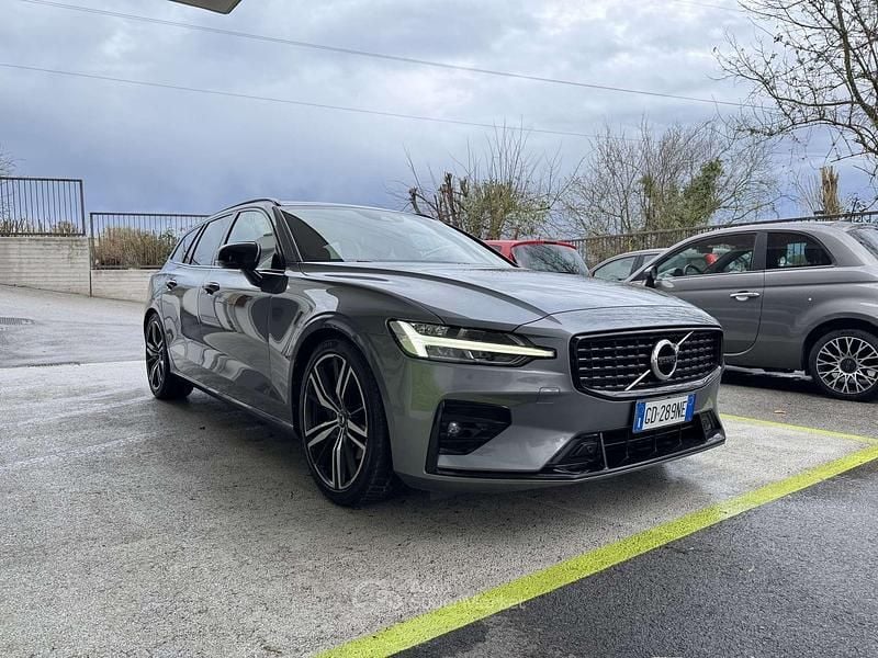 Usata Volvo V60 R-Design 197 CV (144 kW) 2020 Grigio Station wagon