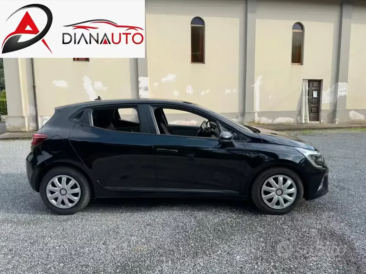Usata Renault Clio V 101 CV (74 kW) 2021 Nero Berlina