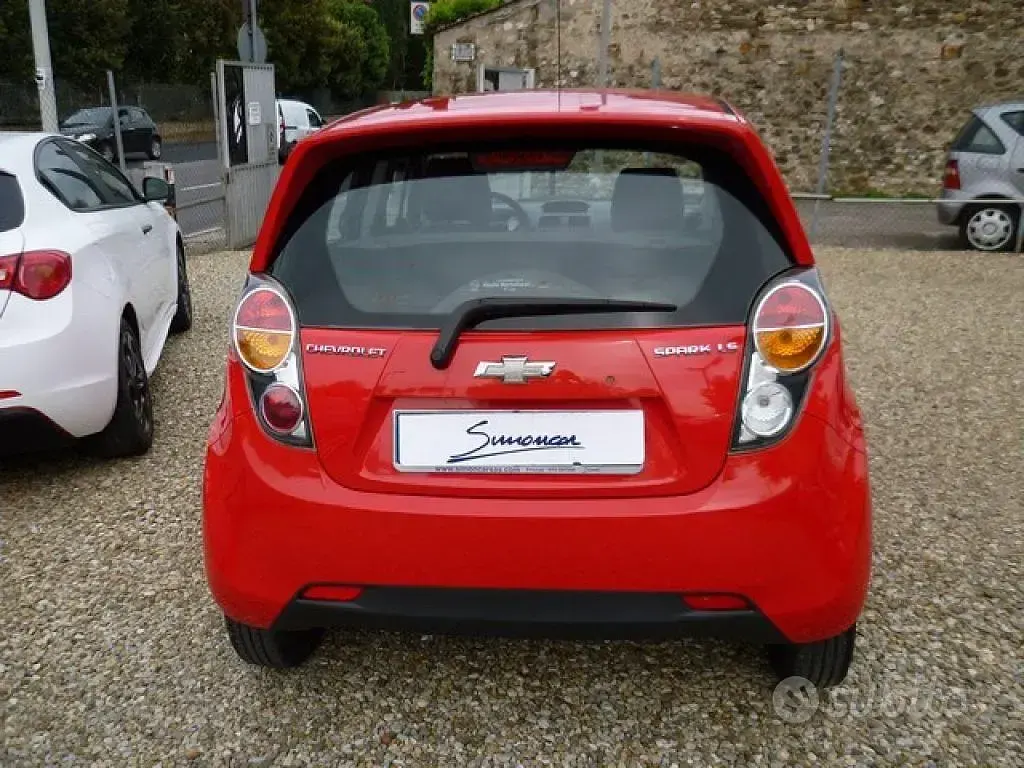 Begagnad Chevrolet Spark LS 68 HK (50 kW) 2011 Röd Halvkombi
