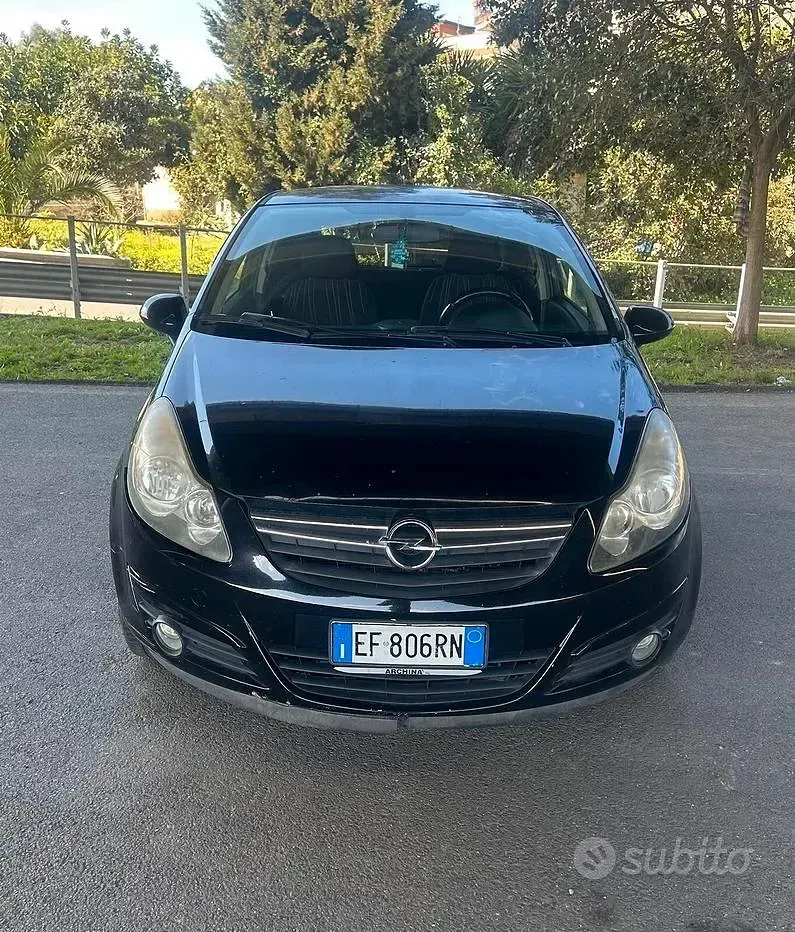 Usata Opel Corsa 75 CV (55 kW) 2011 Nero Utilitaria