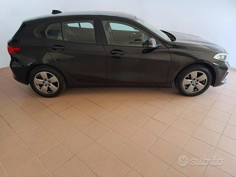 Usata BMW 118 Advantage 150 CV (110 kW) 2020 Nero Utilitaria