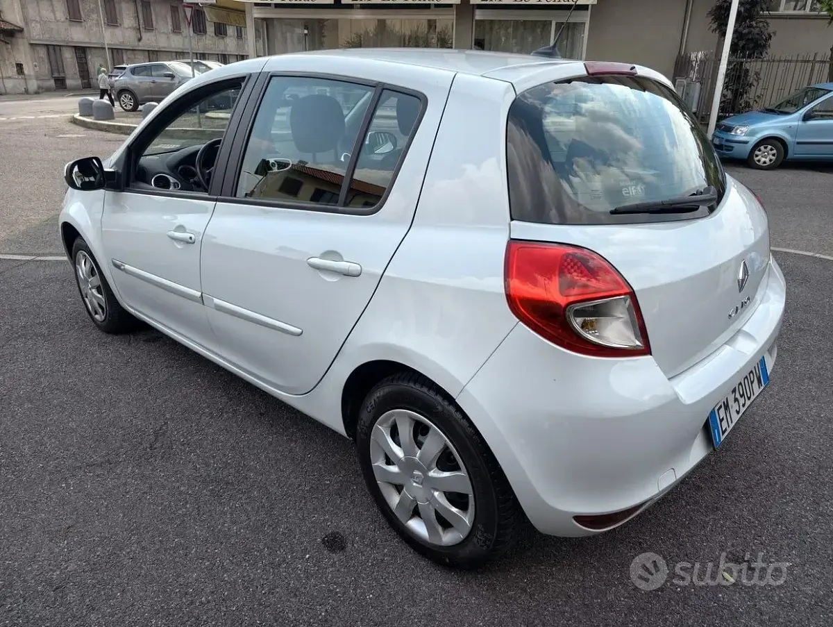 Usata Renault Clio IV Dynamique 75 CV (55 kW) 2012 Bianco Berlina