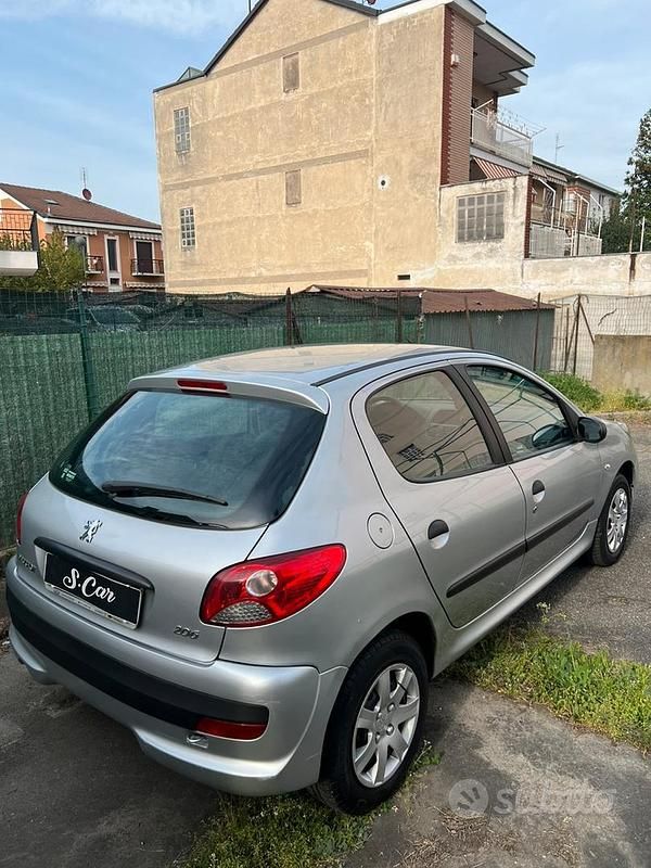 Usata Peugeot 206 60 CV (44 kW) 2010 Berlina