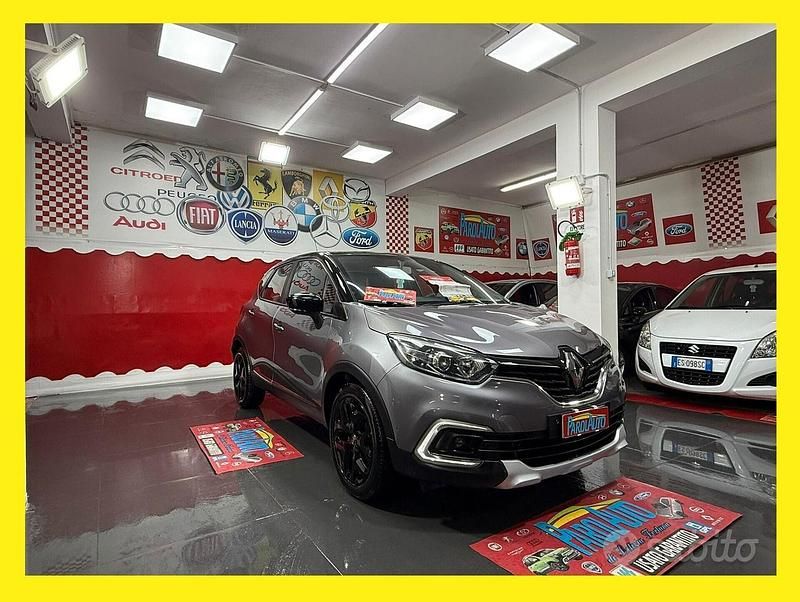 Grigio Usata 2018 Renault Captur SUV | 11.499 € (Buon prezzo) - Immagine 1/4