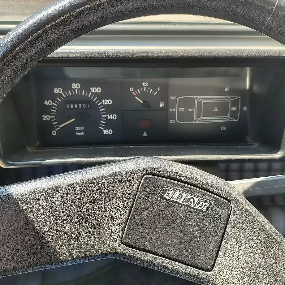 Usata Fiat 750 S 34 CV (25 kW) 1989 Grigio Berlina