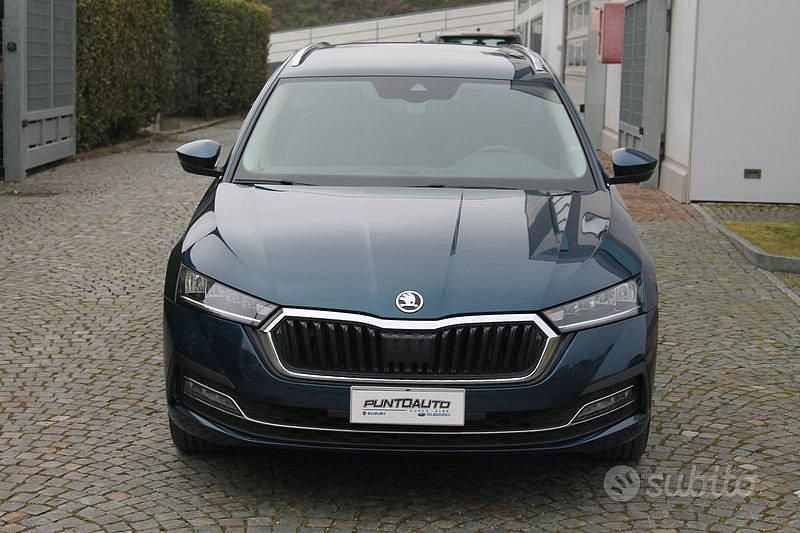 Usata Skoda Octavia Style 150 CV (110 kW) 2022 Verde Station wagon