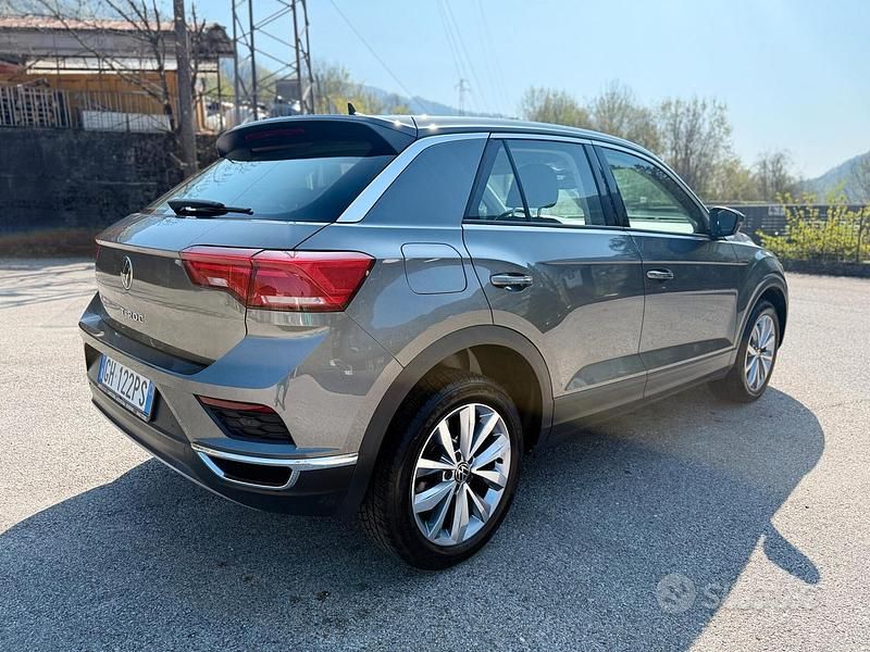 Usata VW T-Roc Business 150 CV (110 kW) 2021 Grigio SUV