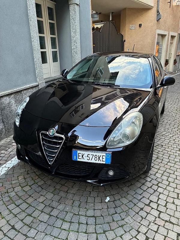Usata Alfa Romeo Giulietta Distinctive 105 CV (77 kW) 2011 Nero Utilitaria