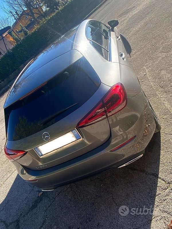Usata Mercedes A180 136 CV (100 kW) 2021 Grigio Utilitaria