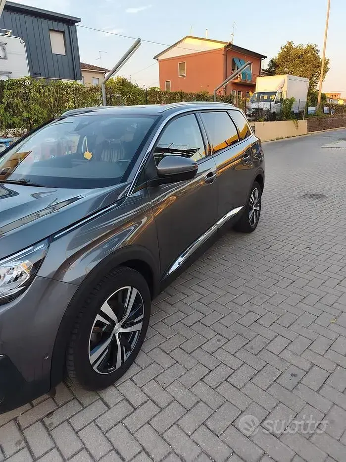 Usata Peugeot 5008 120 CV (88 kW) 2017 Grigio SUV