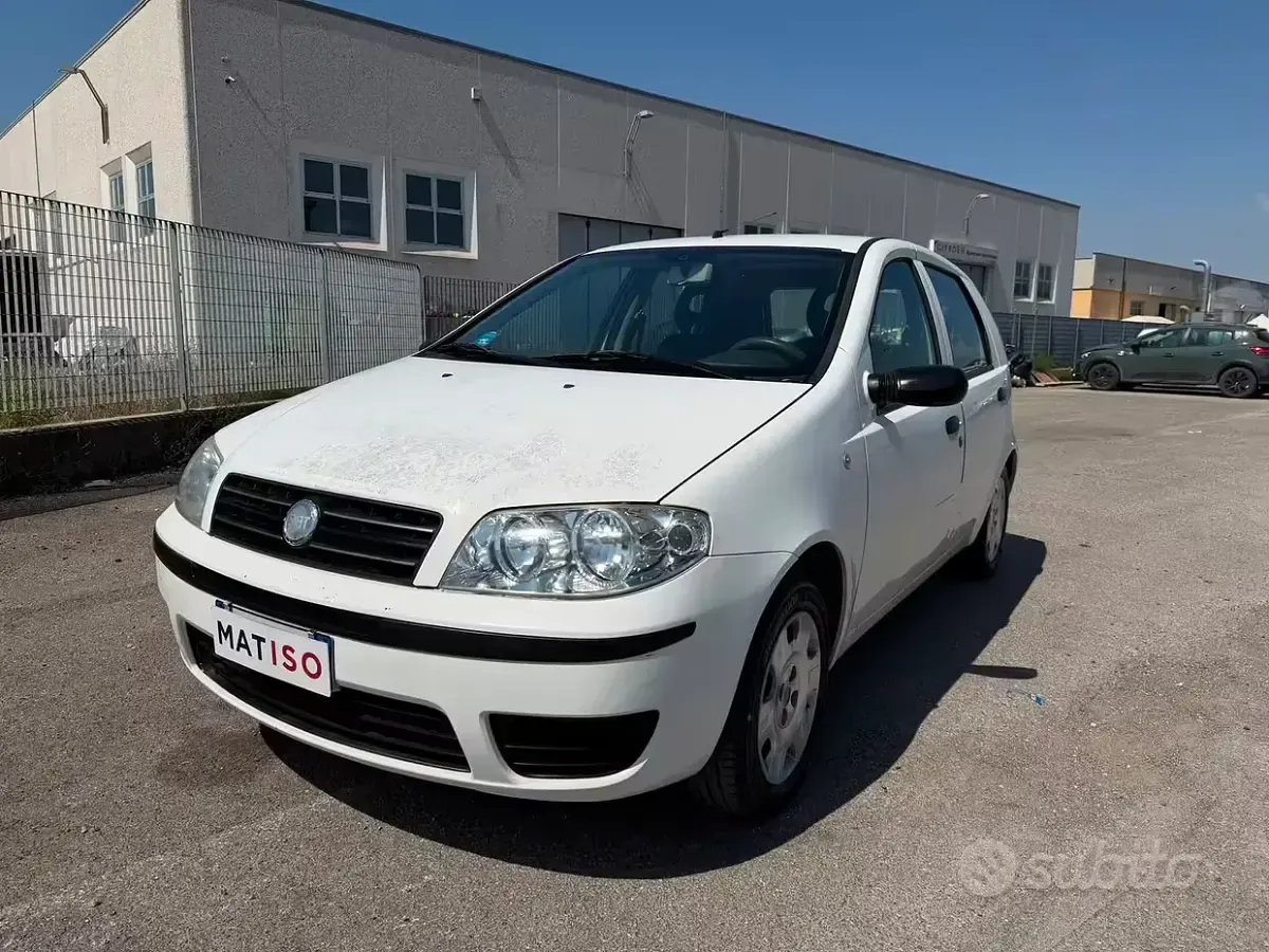 Usata Fiat Punto 60 CV (44 kW) 2006 Bianco Utilitaria