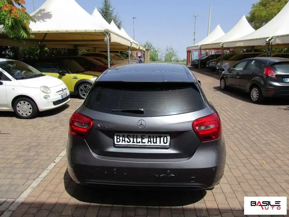 Usata Mercedes A160 Premium 90 CV (66 kW) 2018 Grigio chiaro Utilitaria