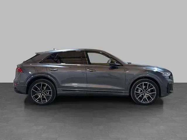Usata Audi Q8 S-Line 286 CV (210 kW) 2025 Grigio daytona perlato SUV