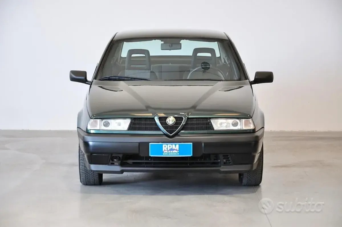 Usata Alfa Romeo 155 126 CV (92 kW) 1993 Verde Berlina