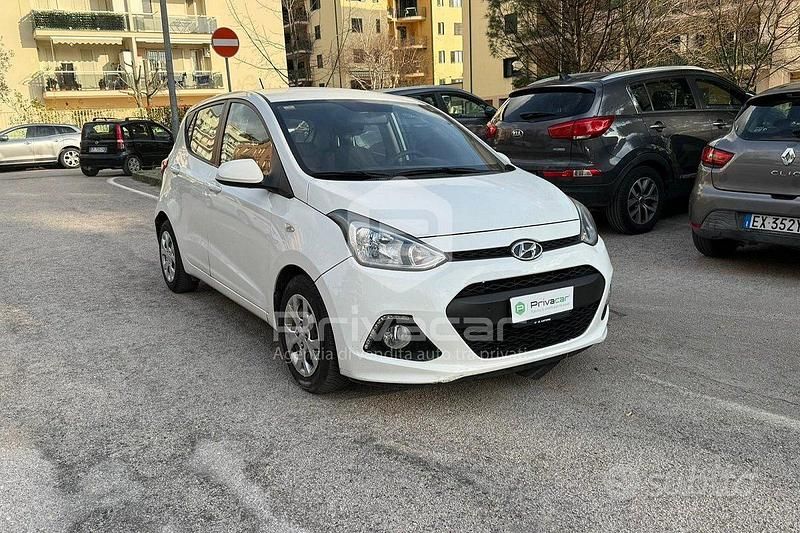 Usata Hyundai i10 Comfort 65 CV (47 kW) 2016 Bianco Utilitaria