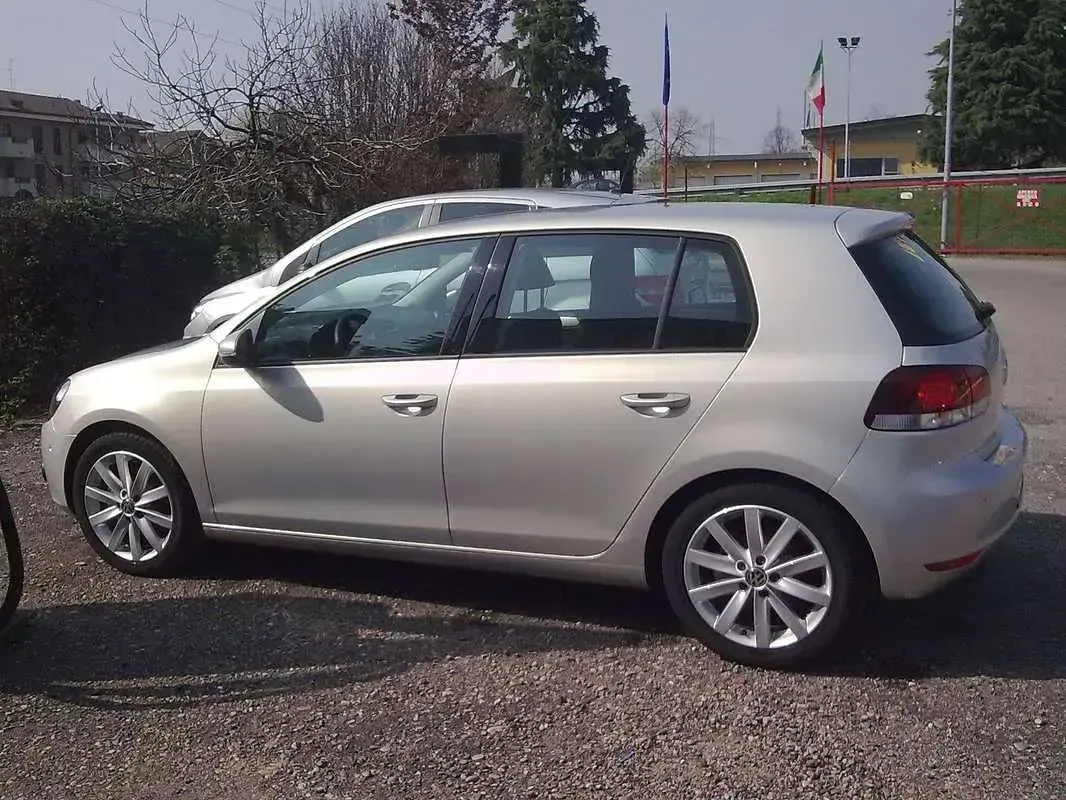 Usata VW Golf VI Highline 122 CV (89 kW) 2010 Argento Utilitaria