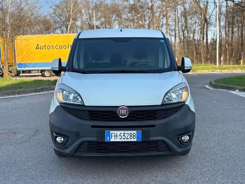 Usata Fiat Doblò 90 CV (66 kW) 2017 Bianco Monovolume