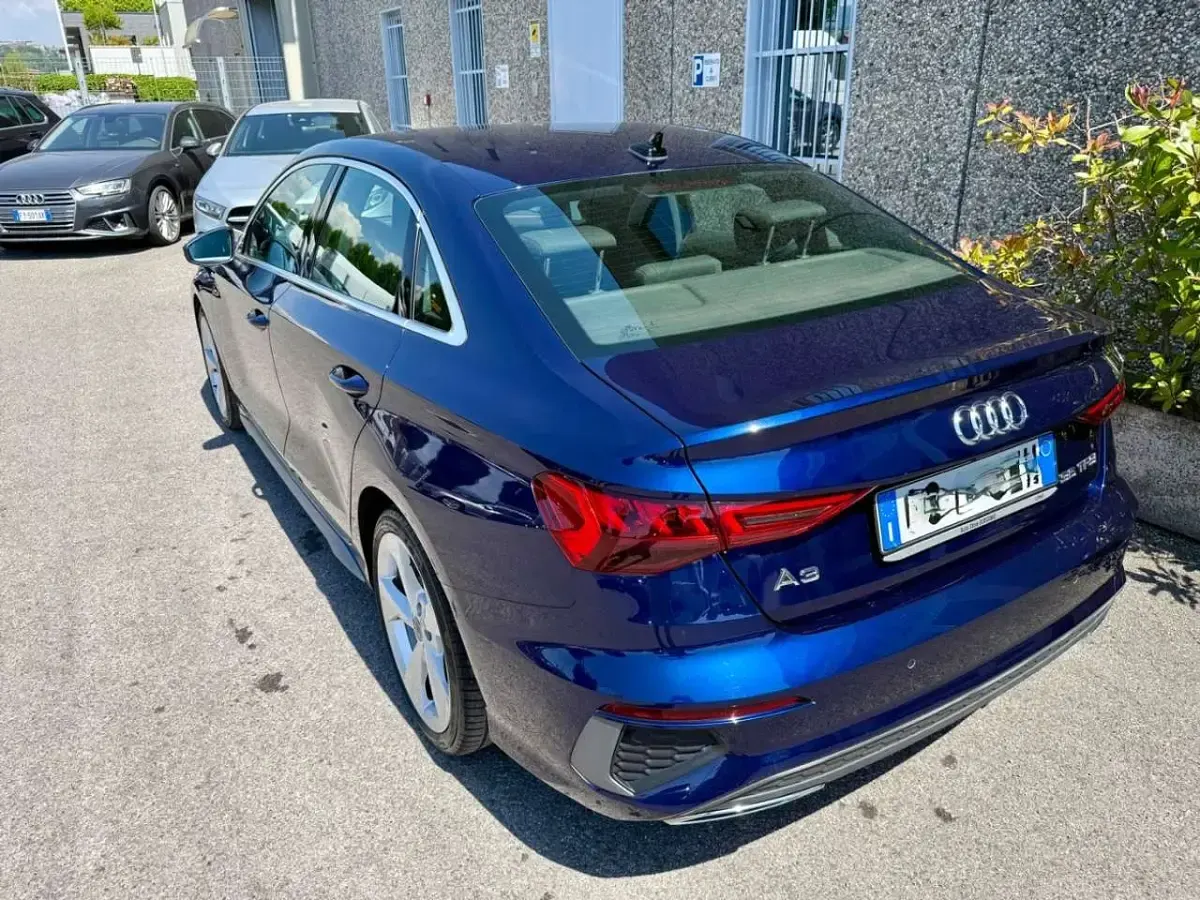 Usata Audi A3 S-Line 150 CV (110 kW) 2021 Blu/azzurro Berlina