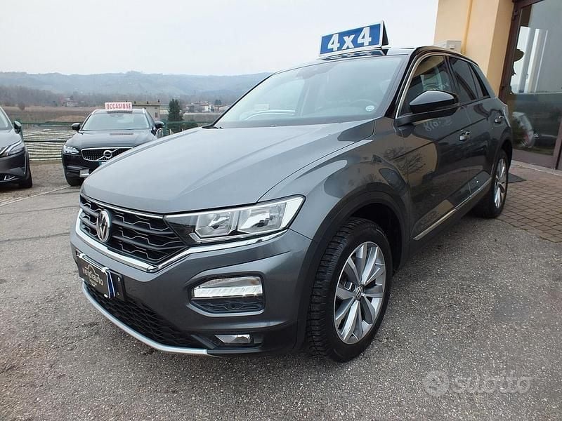 Usata VW T-Roc Style 150 CV (110 kW) 2018 Grigio tetto nero SUV
