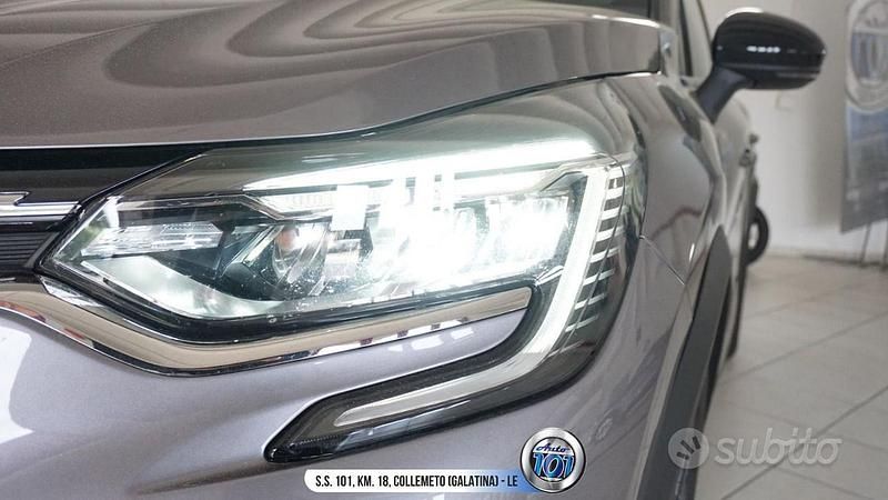Usata Renault Captur Techno 100 CV (73 kW) 2023 Grigio SUV