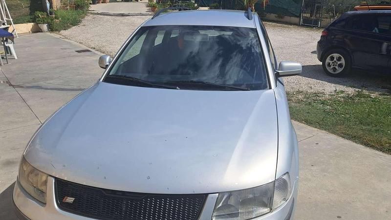 Usata VW Passat Highline 110 CV (80 kW) 2001 Berlina