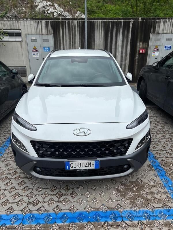 Bianco Usata 2022 Hyundai Kona SUV | 20.000 € (Cara) - Immagine 1/4