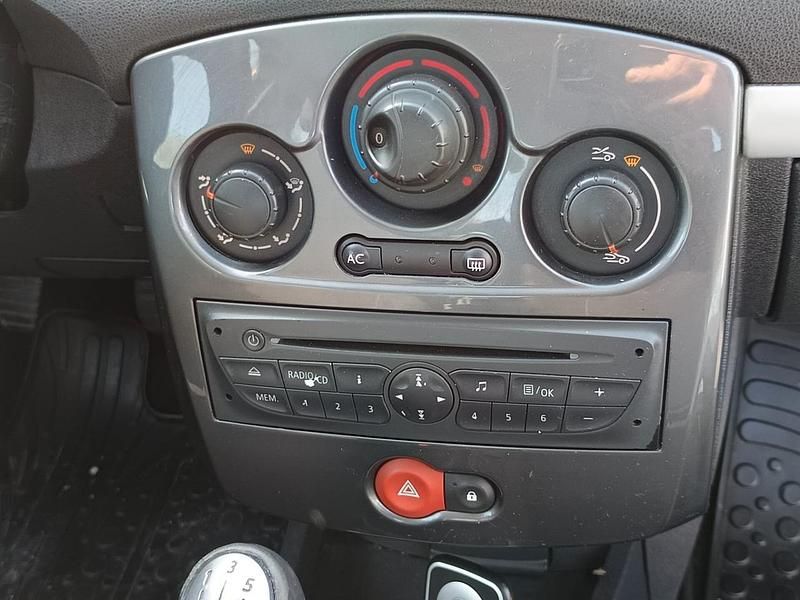 Usata Renault Clio II 75 CV (55 kW) 2010 Bianco Berlina