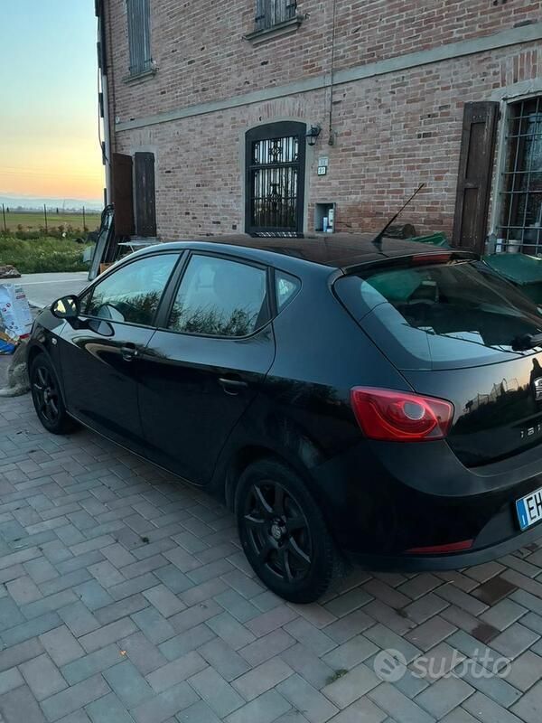 Usata Seat Ibiza 75 CV (55 kW) 2011 Nero Utilitaria