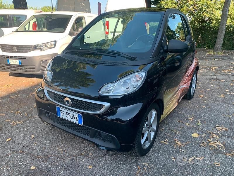 Usata 2012 Smart ForTwo Coupé Passion Utilitaria | 6500 € (Buon prezzo) - Immagine 1/4