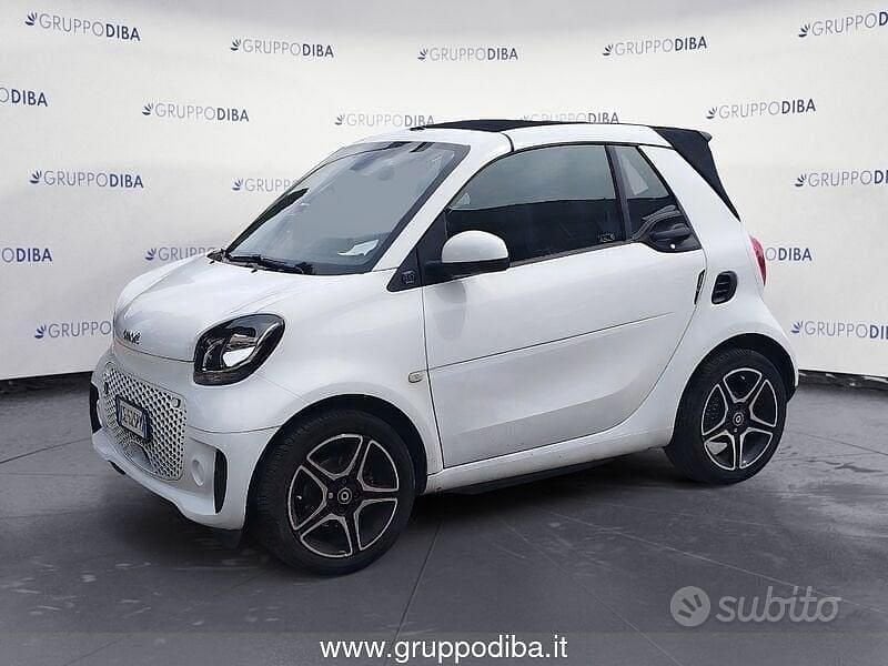 Bianco Usata 2021 Smart ForTwo Electric Drive Cabrio | 13.100 € (Buon prezzo) - Immagine 1/4