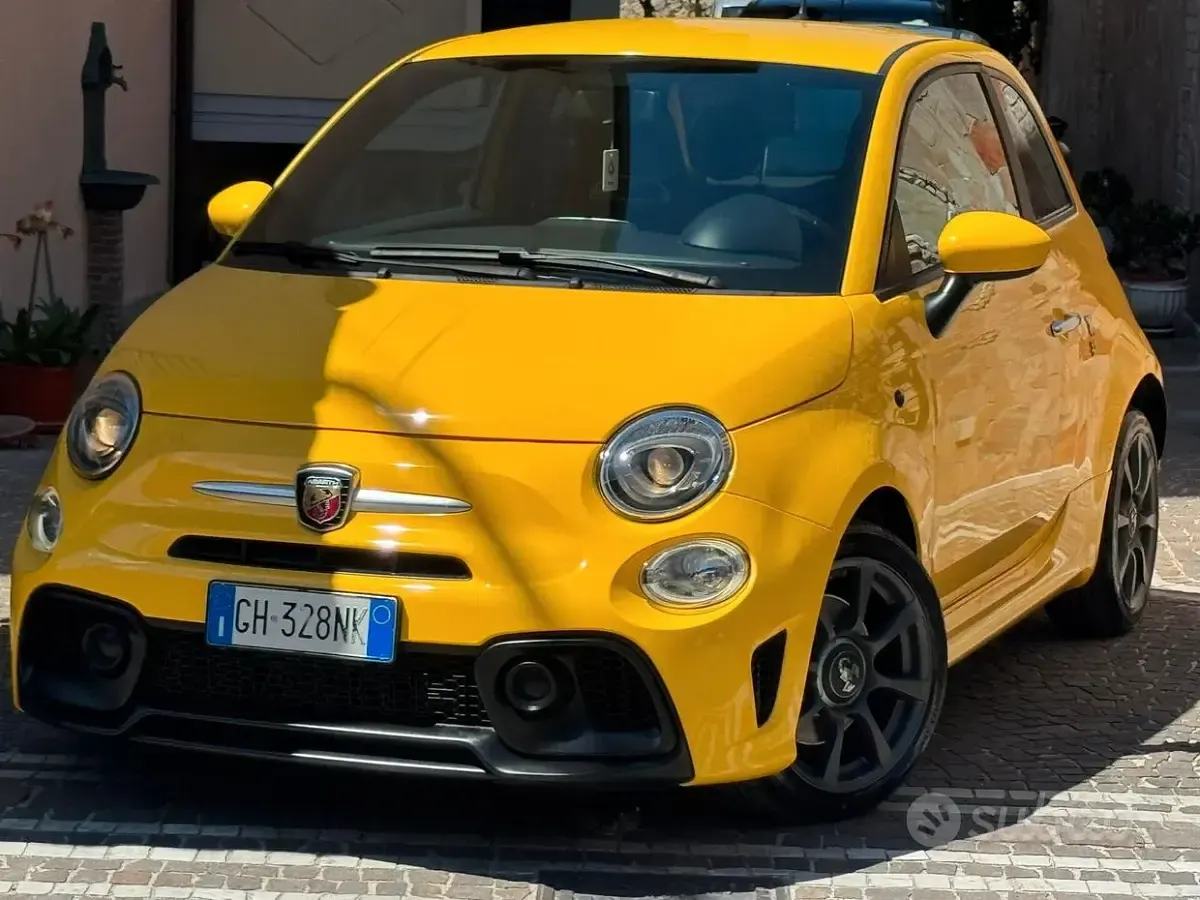 Usata Abarth 595 145 CV (106 kW) 2021 Giallo Utilitaria