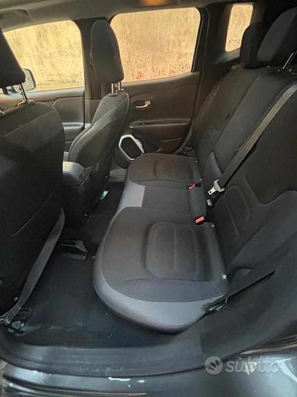 Usata Jeep Renegade 120 CV (88 kW) 2016 Grigio SUV