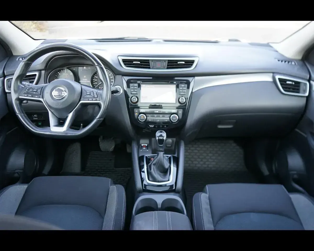 Usata Nissan Qashqai N-Connecta 131 CV (96 kW) 2018 Grigio SUV