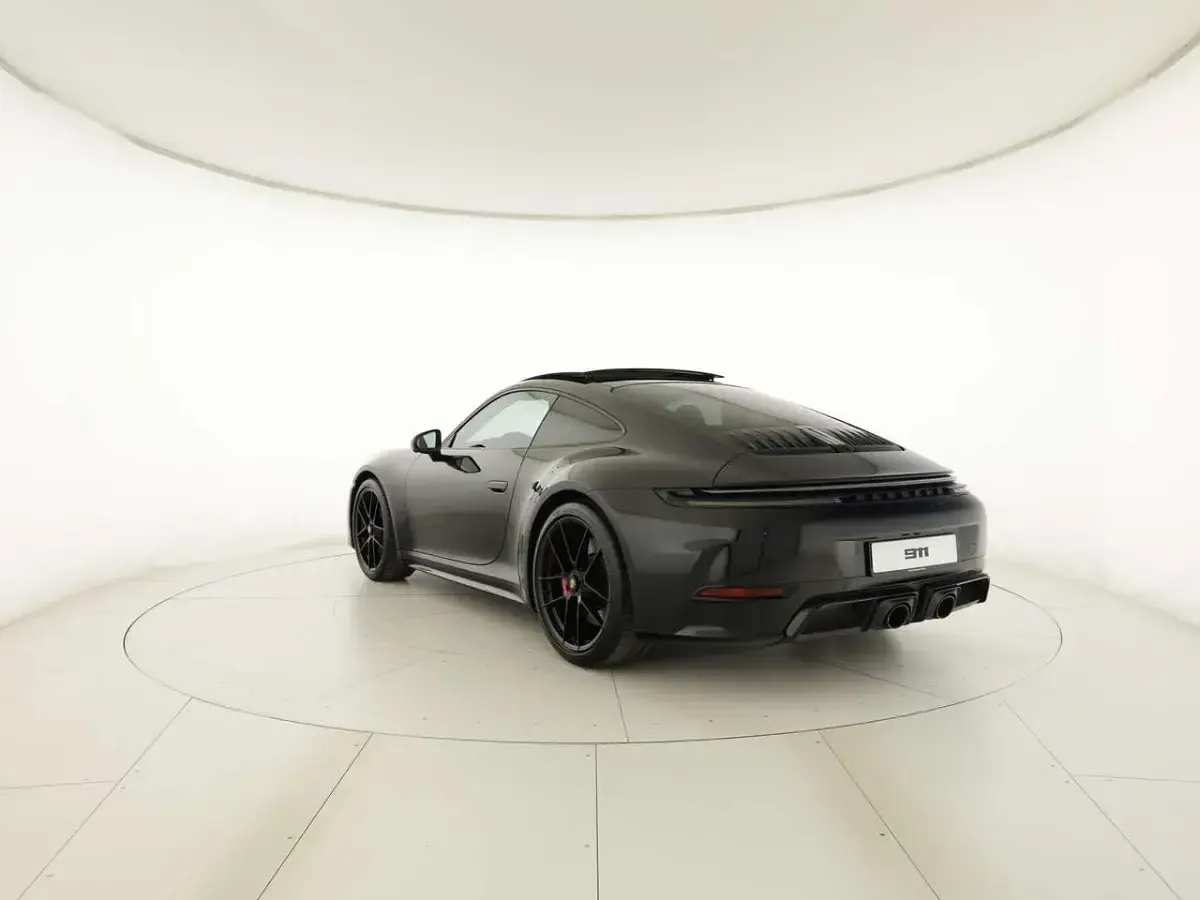 Nuova Porsche 911 Carrera GTS 581 CV (427 kW) 2026 Nero jet metallizzato